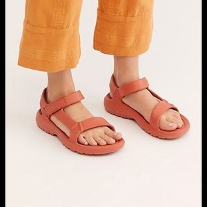 Women’s Teva Hurricane drift sandals